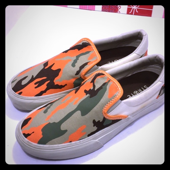 STROYA Other - NWOT Stroya  Stripe Orange/ Camo Shoes. Size: 9.0